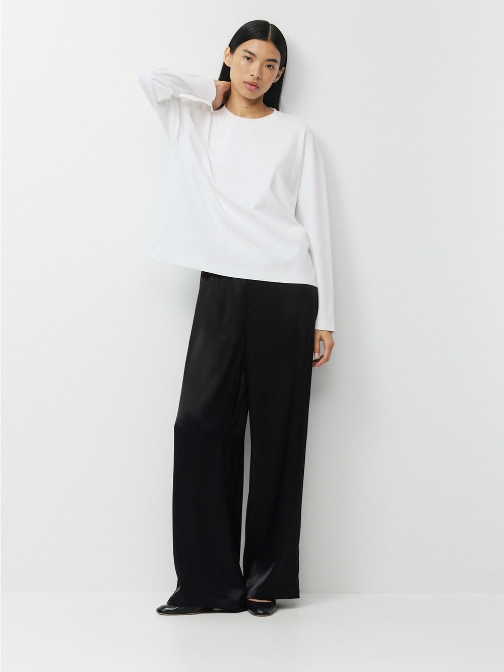 NWT - Aritzia Babaton Archer Satin Pant - Black - Size Medium